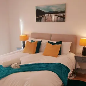  Apartment Hilltop Place Flat Above 250